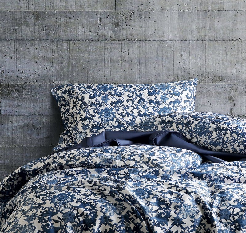 Eikei Luxury Duvet Cover Vintage Portuguese Tiles Multicolored Azulejos Medallion Denim Blue Pattern 3 Piece Cotton Bedding Set (Queen, Pottery Navy) - Image 1
